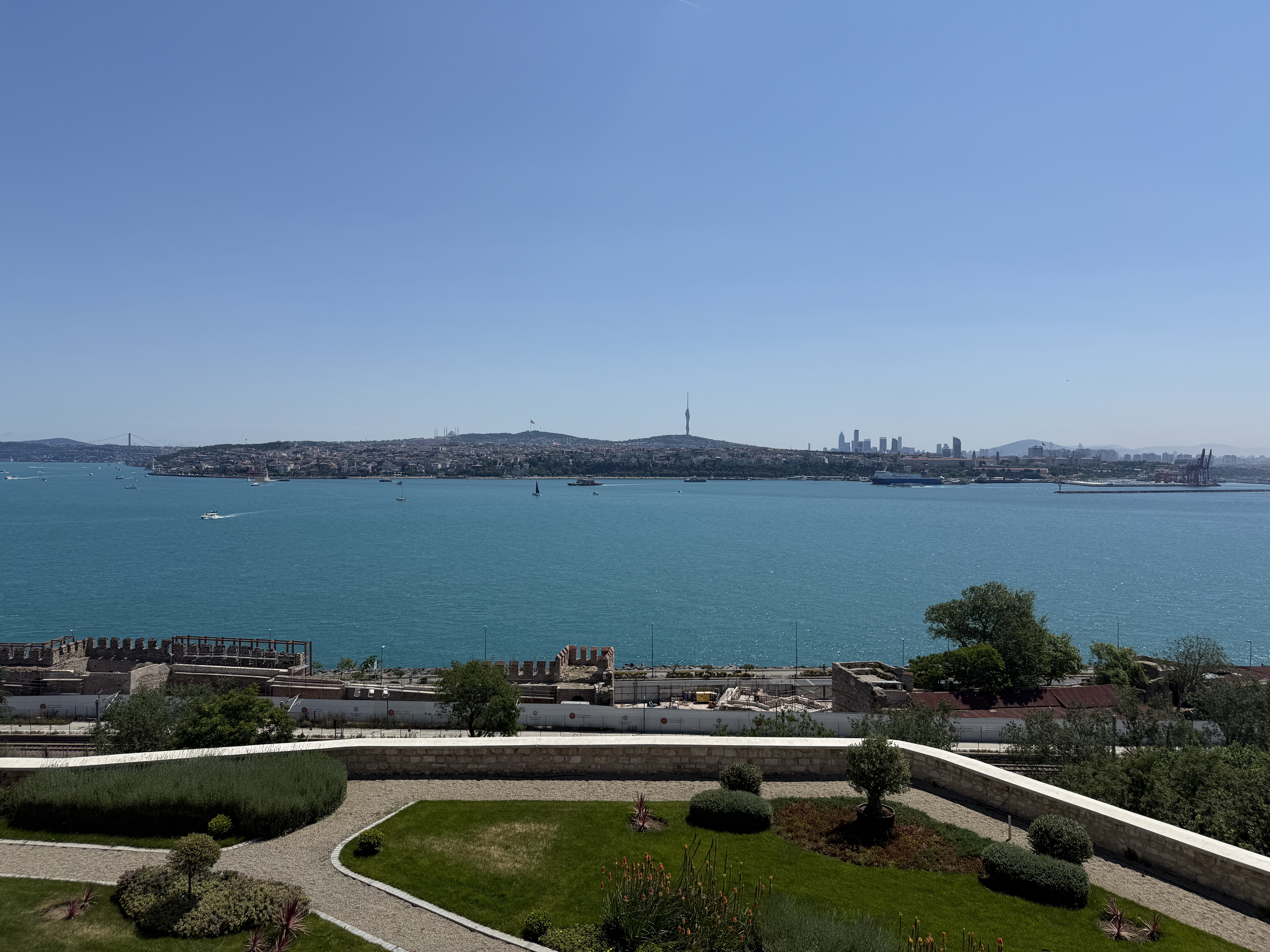 Vue du Bosphore depuis le palais de Topkapi